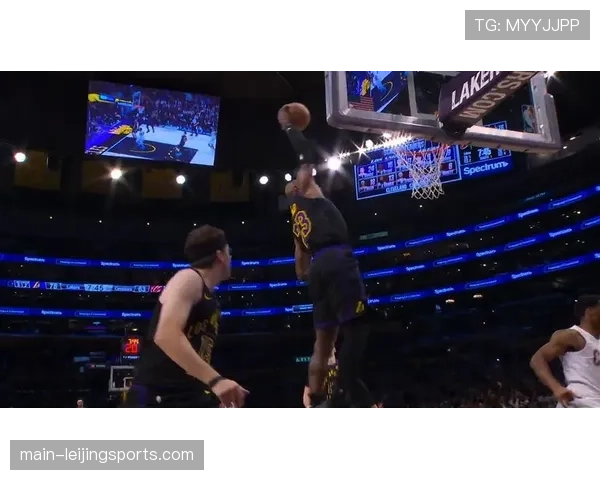 湖人侧翼拉拉维亚场均1.2抢断，从纯射手进化成3D多面手